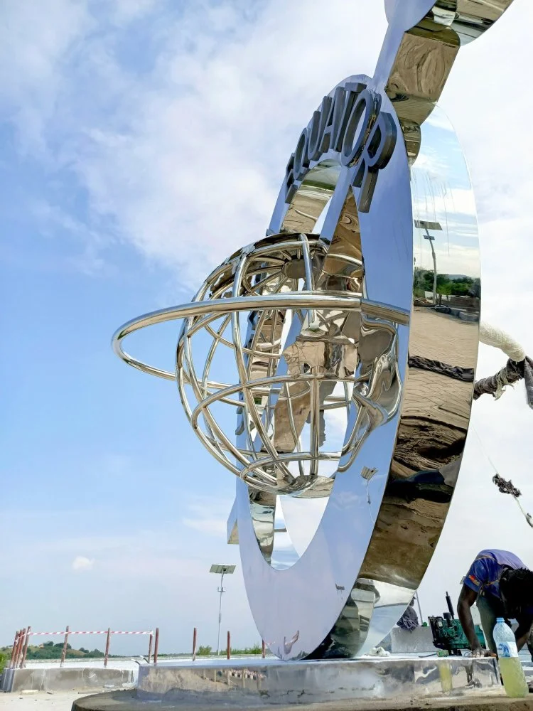 Equator monument